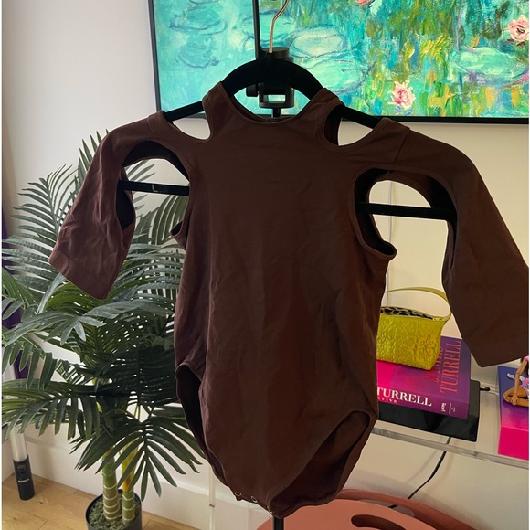 ANDREĀDAMO cut out bodysuit - Picture 3 of 5
